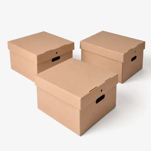 Caixas de papelão para armazenamento de documentos empilhadas